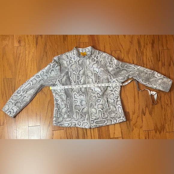Ruby Rd- Snake print‎ white and gray jacket Size 12 - Picture 6 of 7